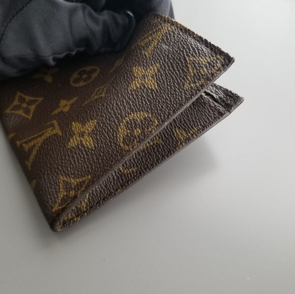 LOUIS VUITTON Classic Signature mini pouch Monogram print - Picture 10 of 10